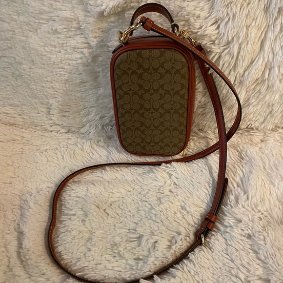 Coach Signature Canvas Eva Phone Crossbody. - Picture 2 of 3